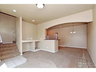 Photo #6: 976802 Listing