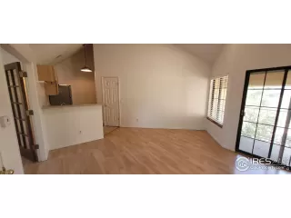 Photo #2: 976807 Listing