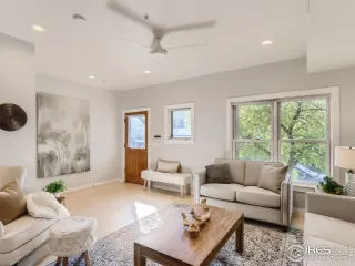 Photo #6: 976831 Listing