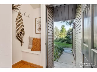 Photo #2: 976844 Listing