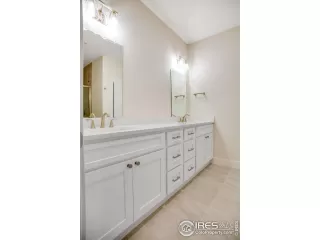 Photo #5: 976872 Listing