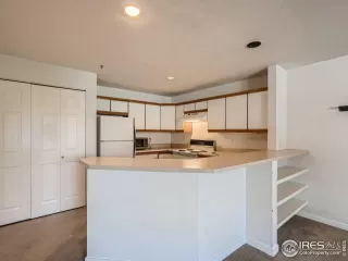 Photo #4: 976905 Listing 