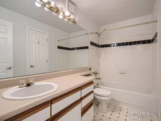 Photo #6: 976905 Listing 