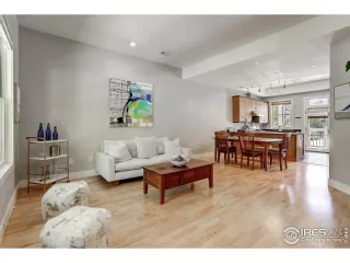 Photo #4: 976926 Listing