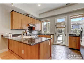 Photo #6: 976926 Listing