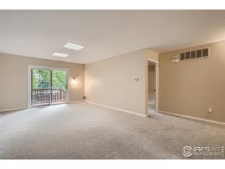 Photo #6: 976932 Listing