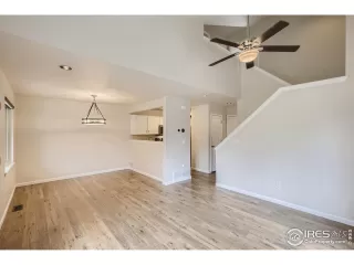 Photo #5: 976968 Listing 