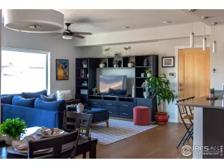 Photo #2: 976974 Listing