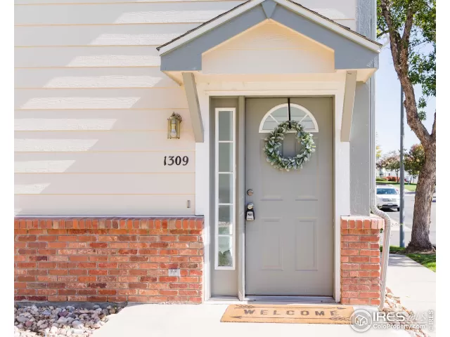 MLS: 977106 Condo For Sale