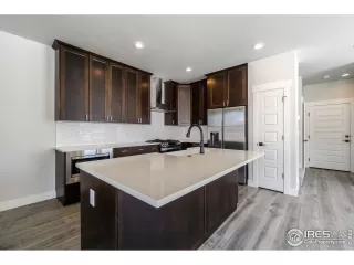 Photo #5: 977142 Listing