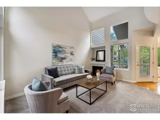 Photo #2: 977193 Listing