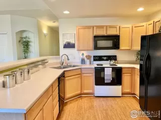 Photo #4: 977202 Listing