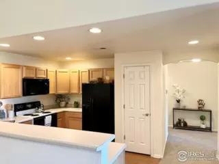 Photo #5: 977202 Listing