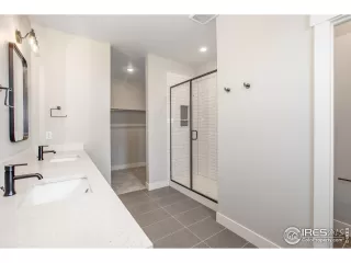 Photo #6: 977273 Listing