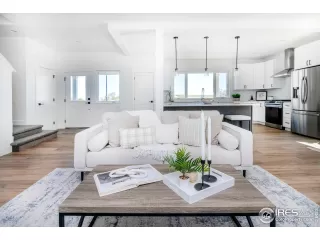 Photo #5: 977282 Listing