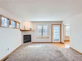 Photo #6: 9772965 Listing