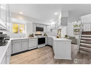 Photo #5: 977383 Listing 