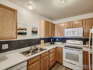 Photo #2: 977501 Listing