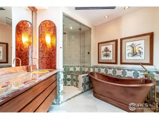 Photo #4: 977518 Listing