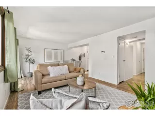 Photo #4: 977519 Listing