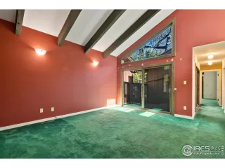 Photo #5: 977595 Listing