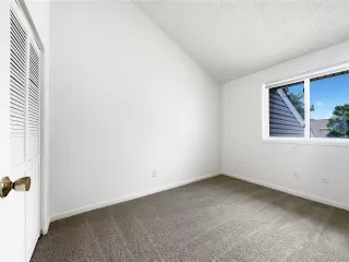 Photo #4: 9777700 Listing