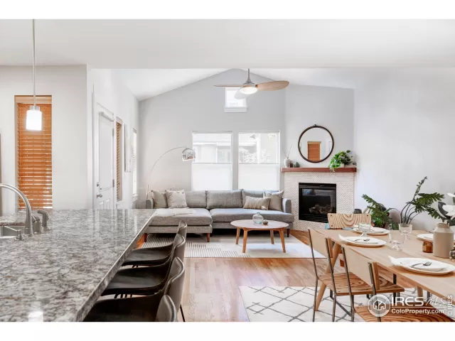 MLS: 977804 Condo For Sale