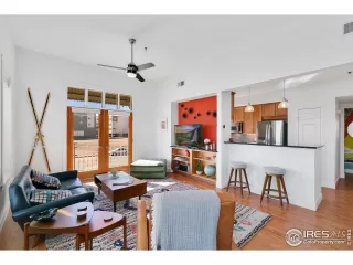 Photo #2: 977826 Listing