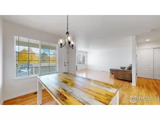 Photo #4: 977839 Listing