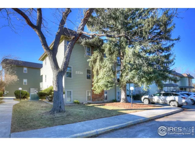 MLS: 977871 Condo For Sale