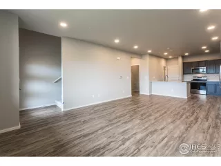 Photo #3: 977883 Listing