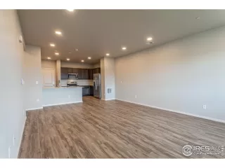 Photo #4: 977883 Listing