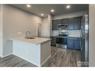 Photo #6: 977883 Listing