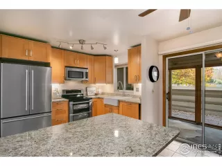 Photo #3: 977912 Listing