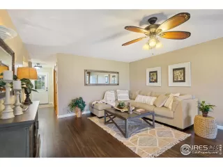 Photo #5: 977943 Listing 