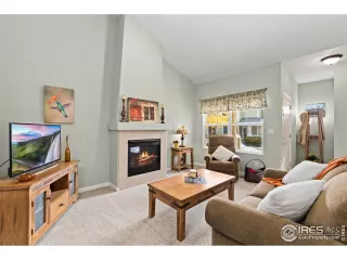 Photo #3: 977966 Listing