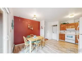 Photo #6: 978000 Listing