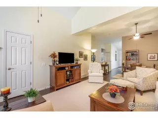 Photo #4: 978011 Listing