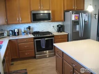 Photo #5: 978089 Listing