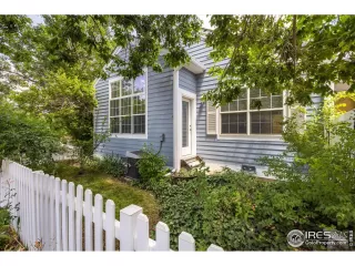 Photo #2: 978208 Listing