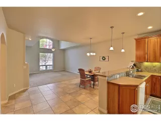 Photo #5: 978250 Listing