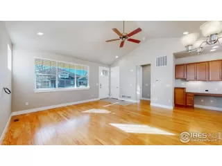 Photo #4: 978251 Listing