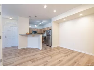 Photo #3: 9782543 Listing