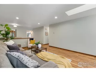 Photo #5: 978314 Listing