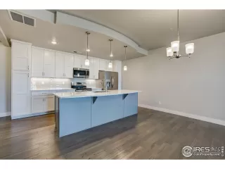 Photo #2: 978327 Listing