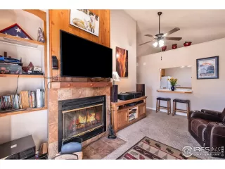 Photo #5: 978400 Listing