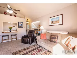 Photo #6: 978400 Listing