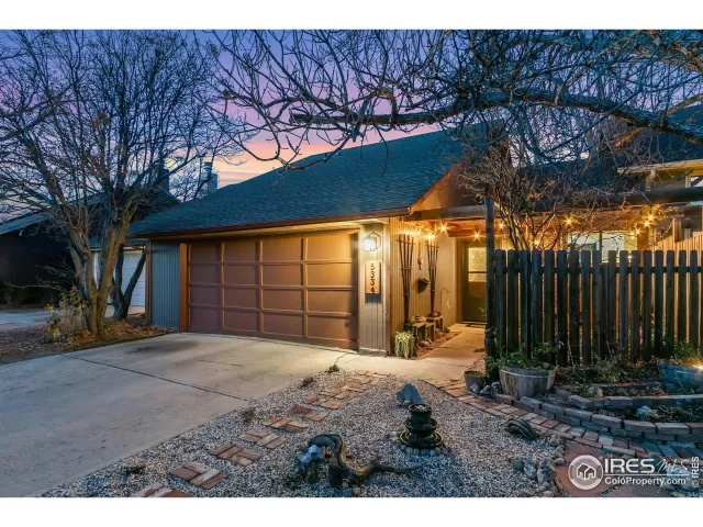 MLS: 978558 Condo For Sale