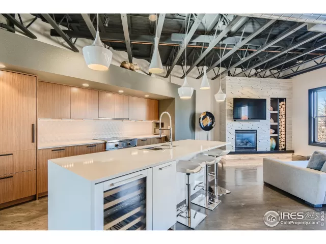 MLS: 978689 Condo For Sale