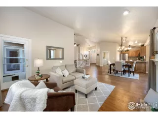 Photo #4: 978700 Listing